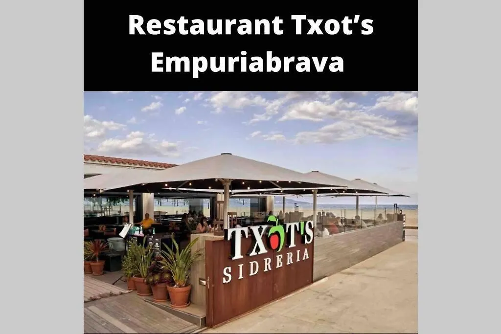 Apartamento Para 4 Personas A 200 M De La Playa. Empuriabrava